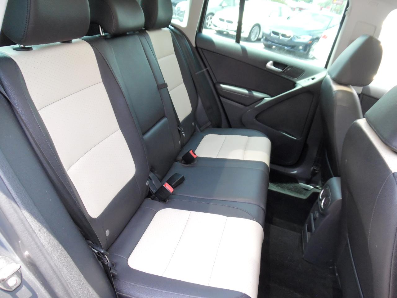 Volkswagen Tiguan 2WD 4dr Auto SE w/Sunroof & Nav *Ltd Avail* 2016