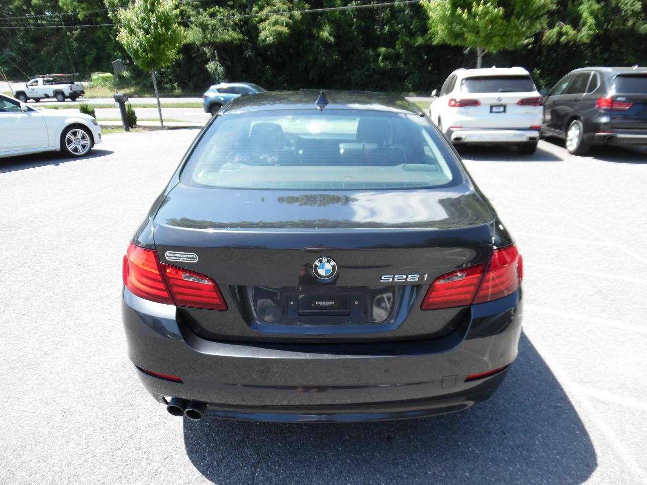 BMW 5 Series 4dr Sdn 528i xDrive AWD 2012