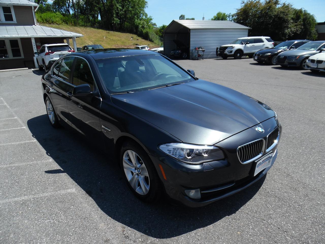 BMW 5 Series 4dr Sdn 528i xDrive AWD 2012