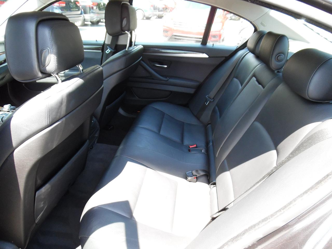 BMW 5 Series 4dr Sdn 528i xDrive AWD 2012