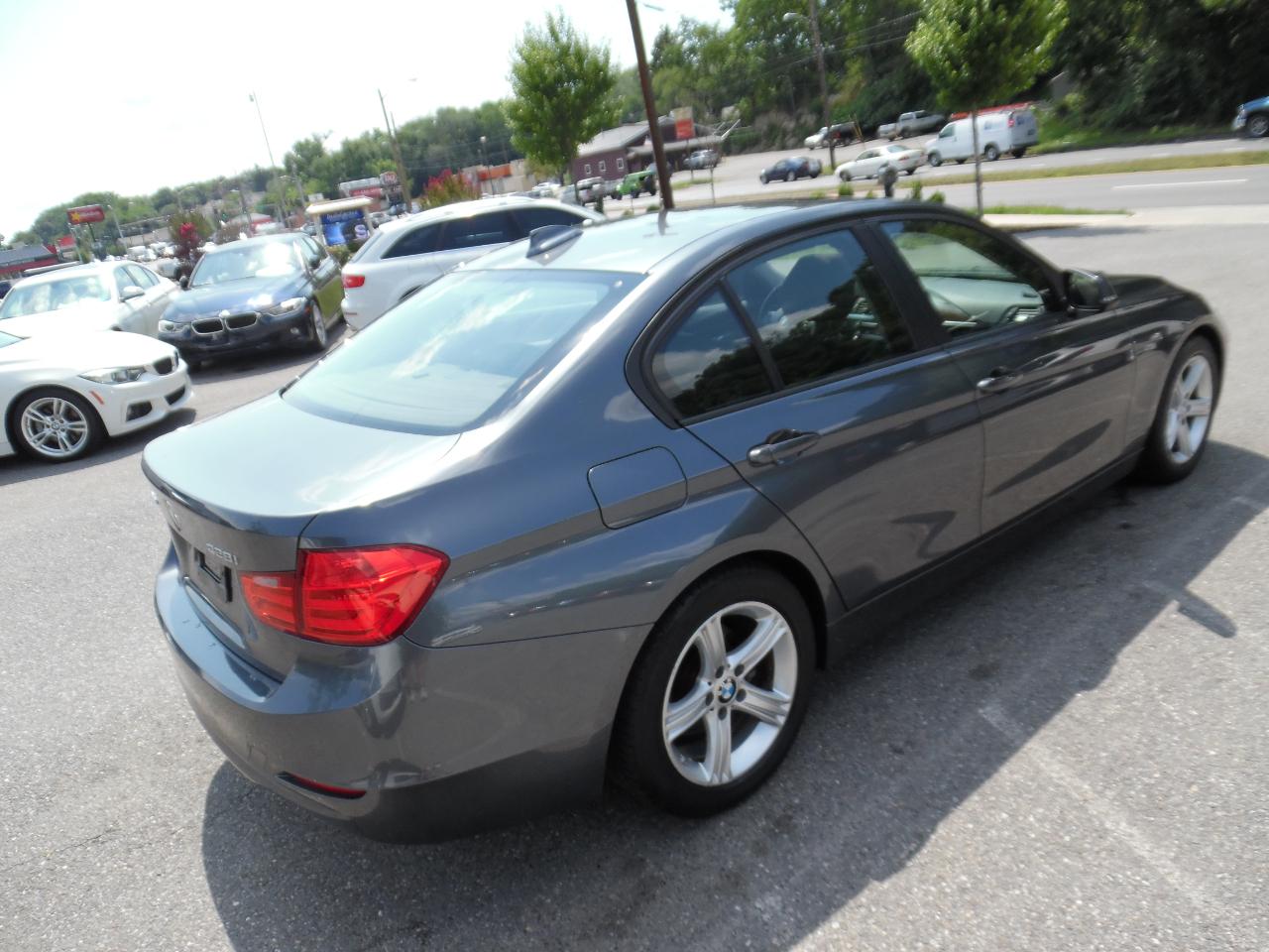BMW 3 Series 4dr Sdn 328i xDrive AWD SULEV 2014