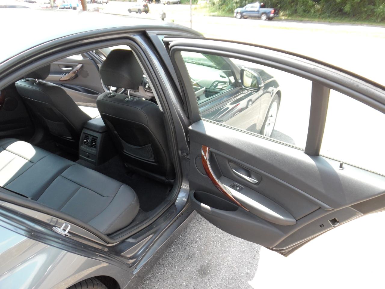 BMW 3 Series 4dr Sdn 328i xDrive AWD SULEV 2014
