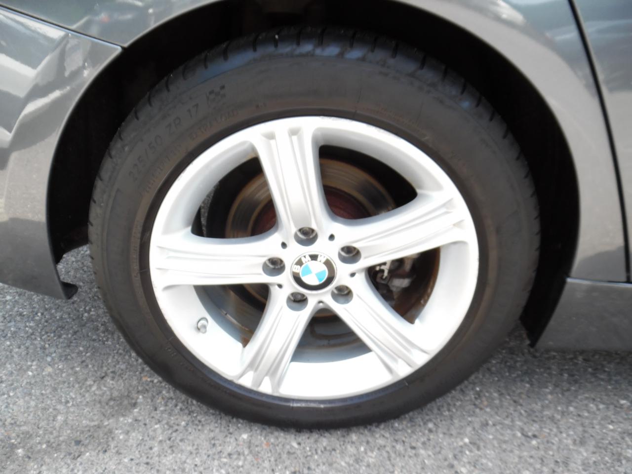 BMW 3 Series 4dr Sdn 328i xDrive AWD SULEV 2014