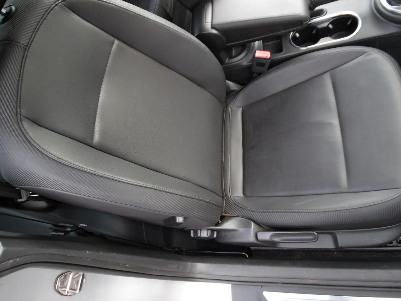 Volkswagen Beetle 2dr Cpe Auto 2.5L 2012