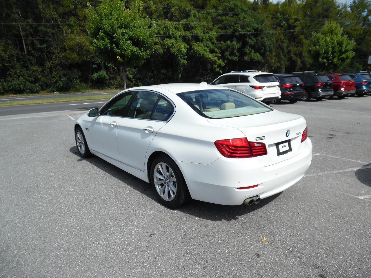 BMW 528i photo 3