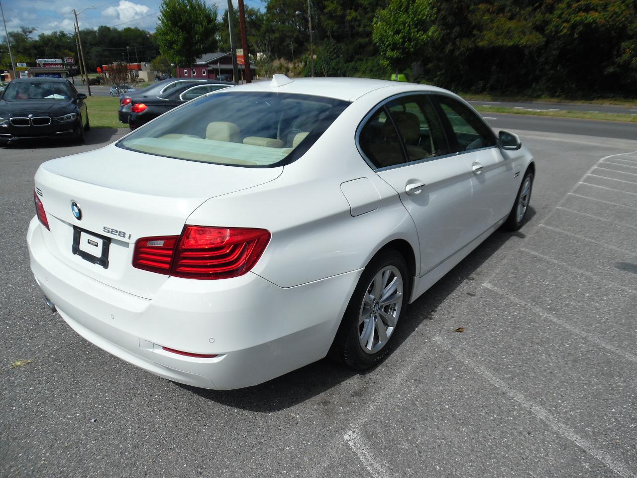 BMW 528i photo 5