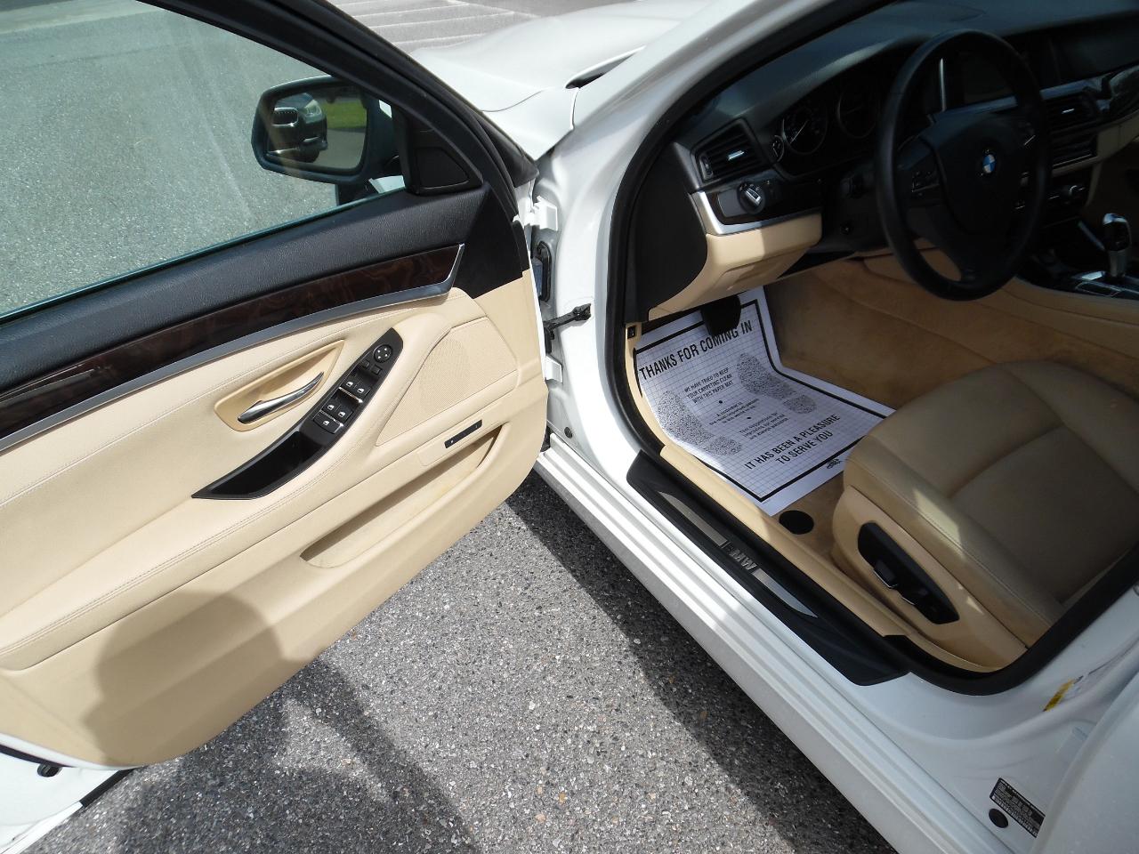 BMW 528i photo 9