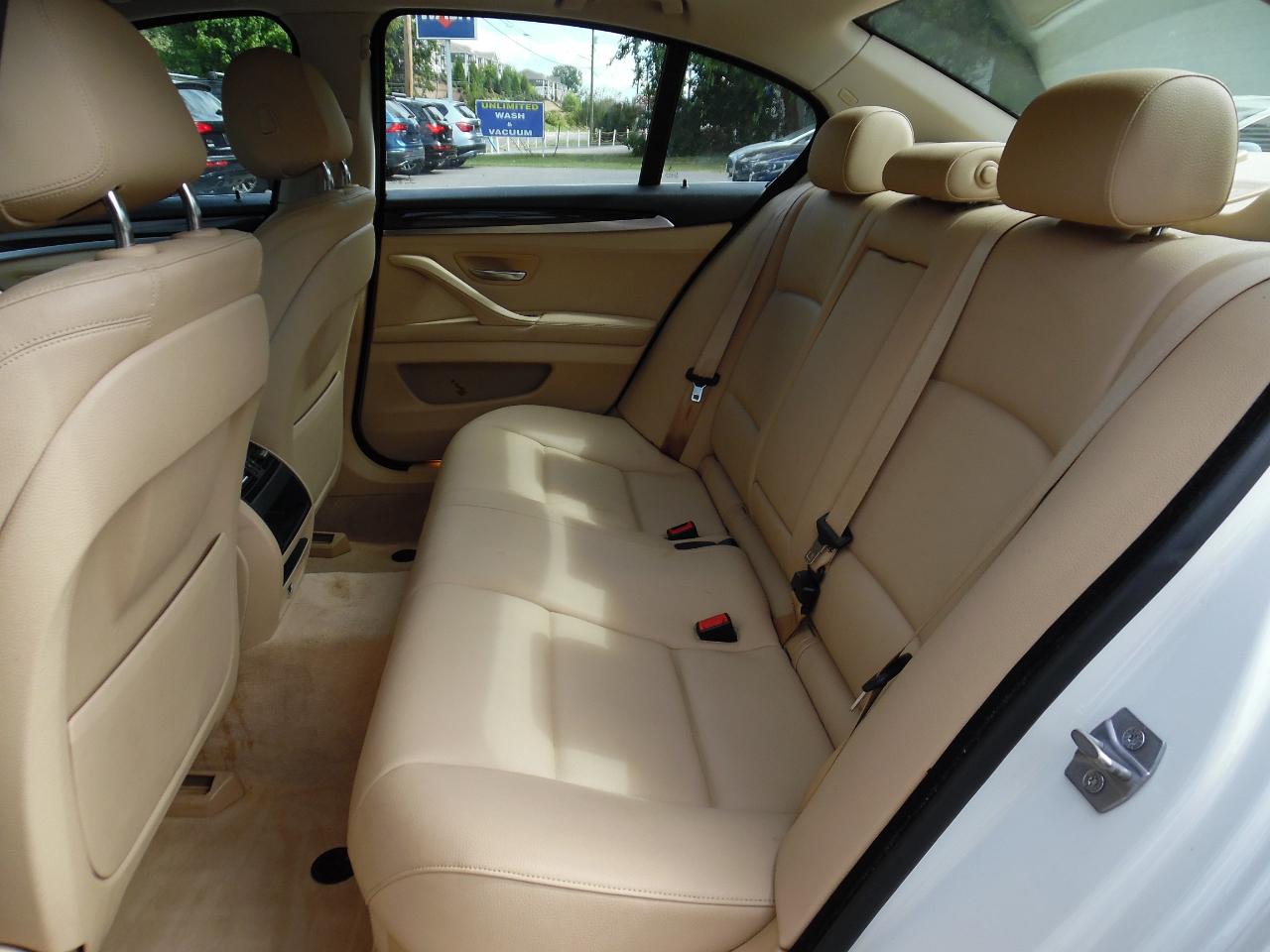 BMW 528i photo 18