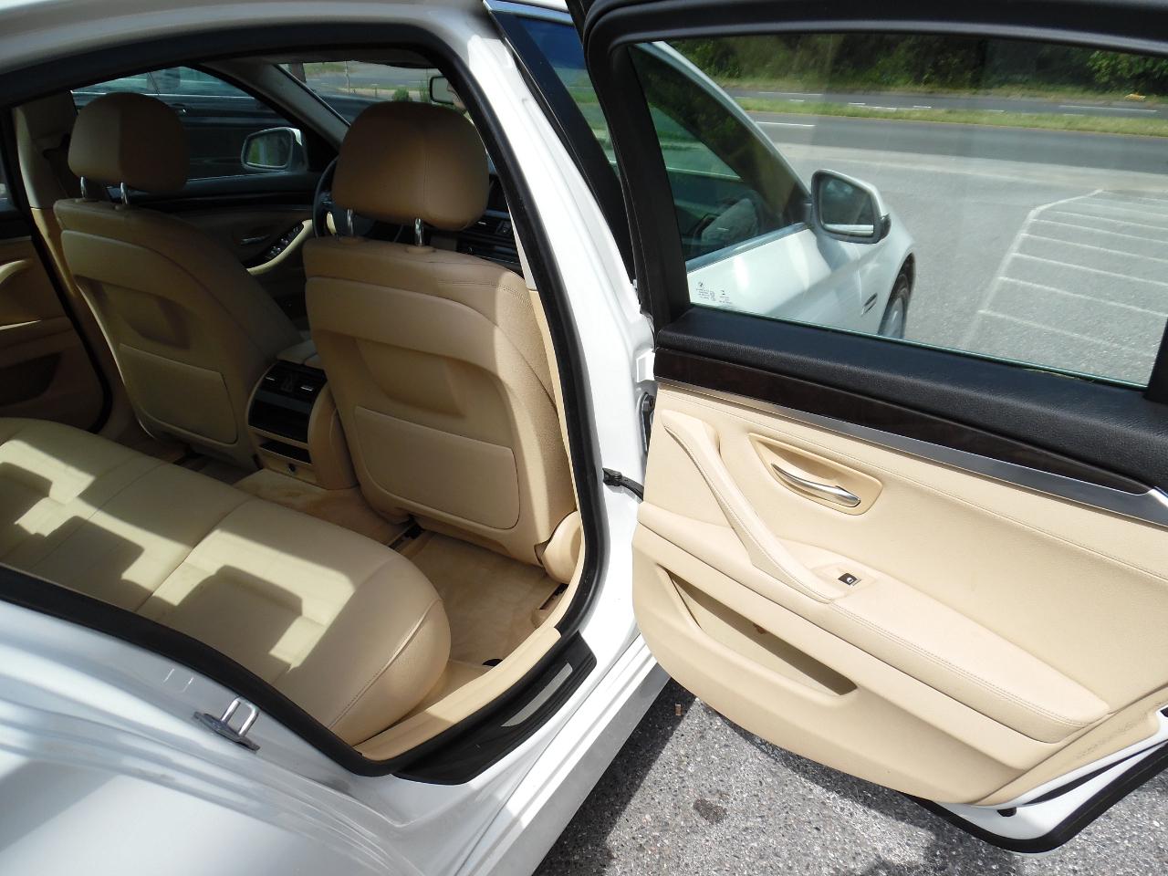 BMW 528i photo 19