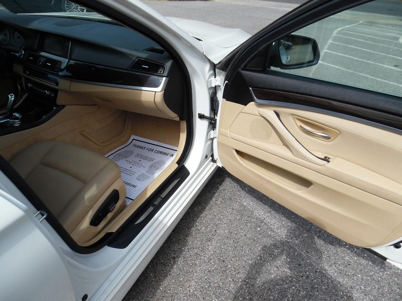 BMW 528i photo 21