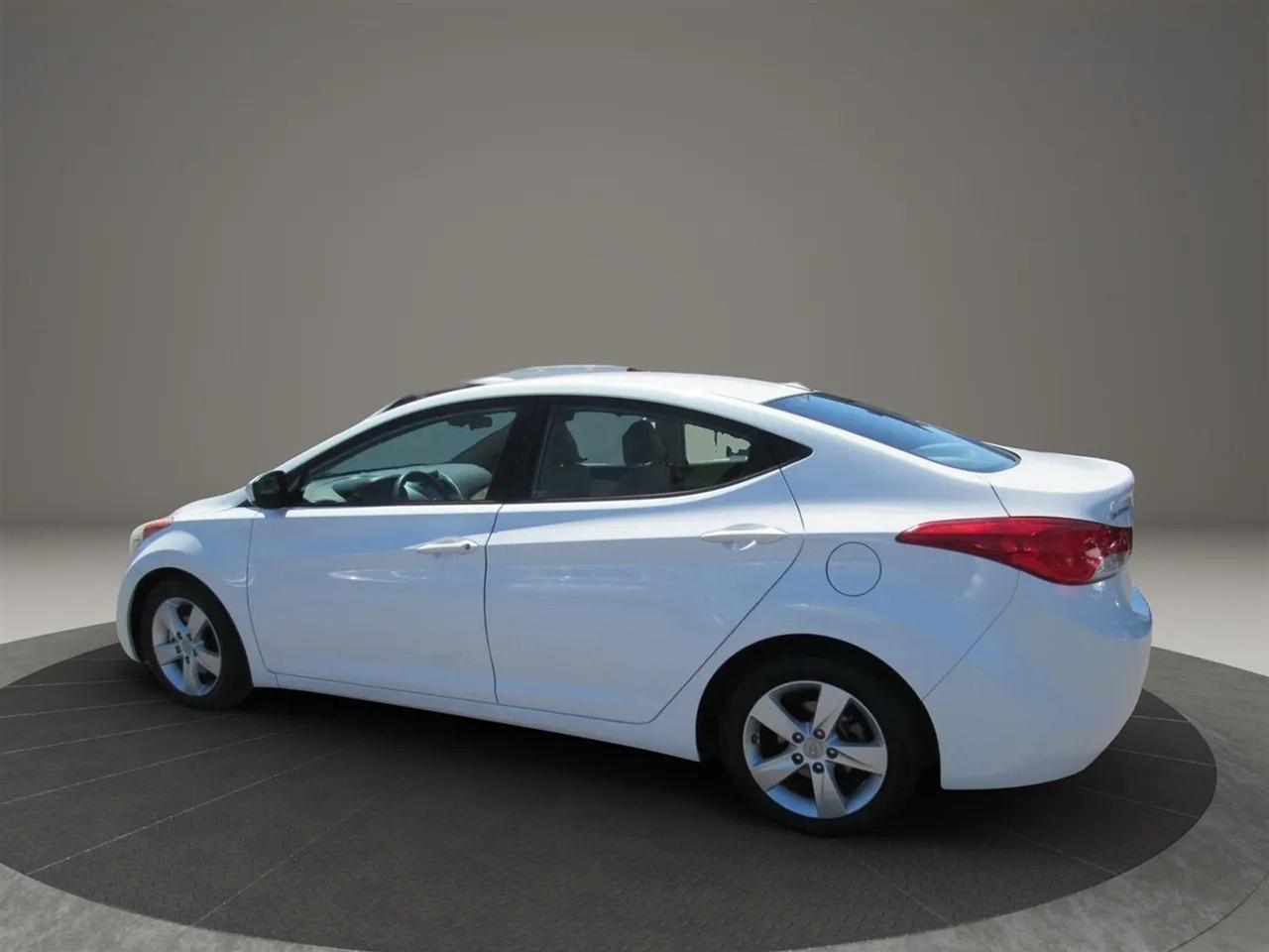 Hyundai Elantra  2013