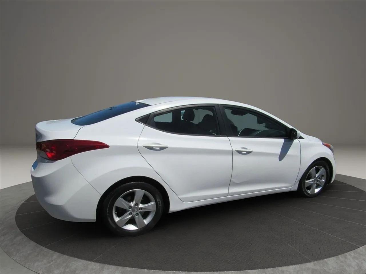 Hyundai Elantra  2013