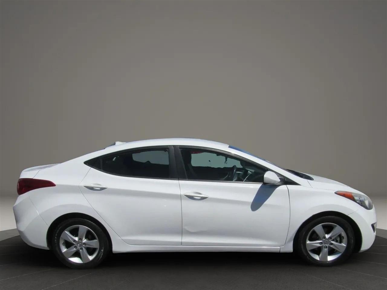 Hyundai Elantra  2013
