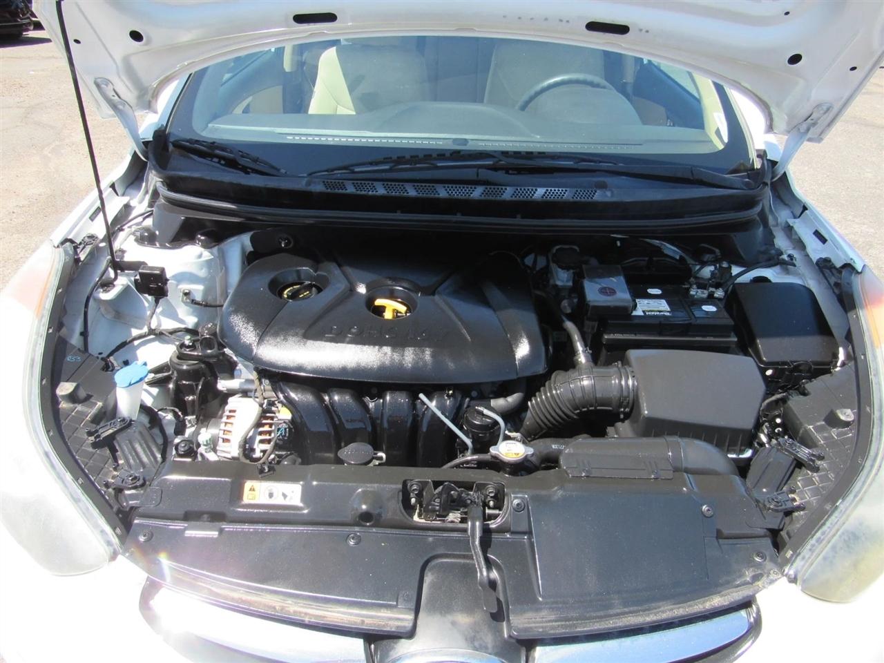Hyundai Elantra  2013