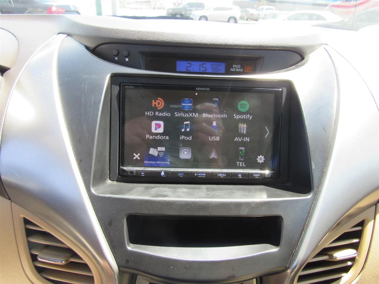 Hyundai Elantra  2013