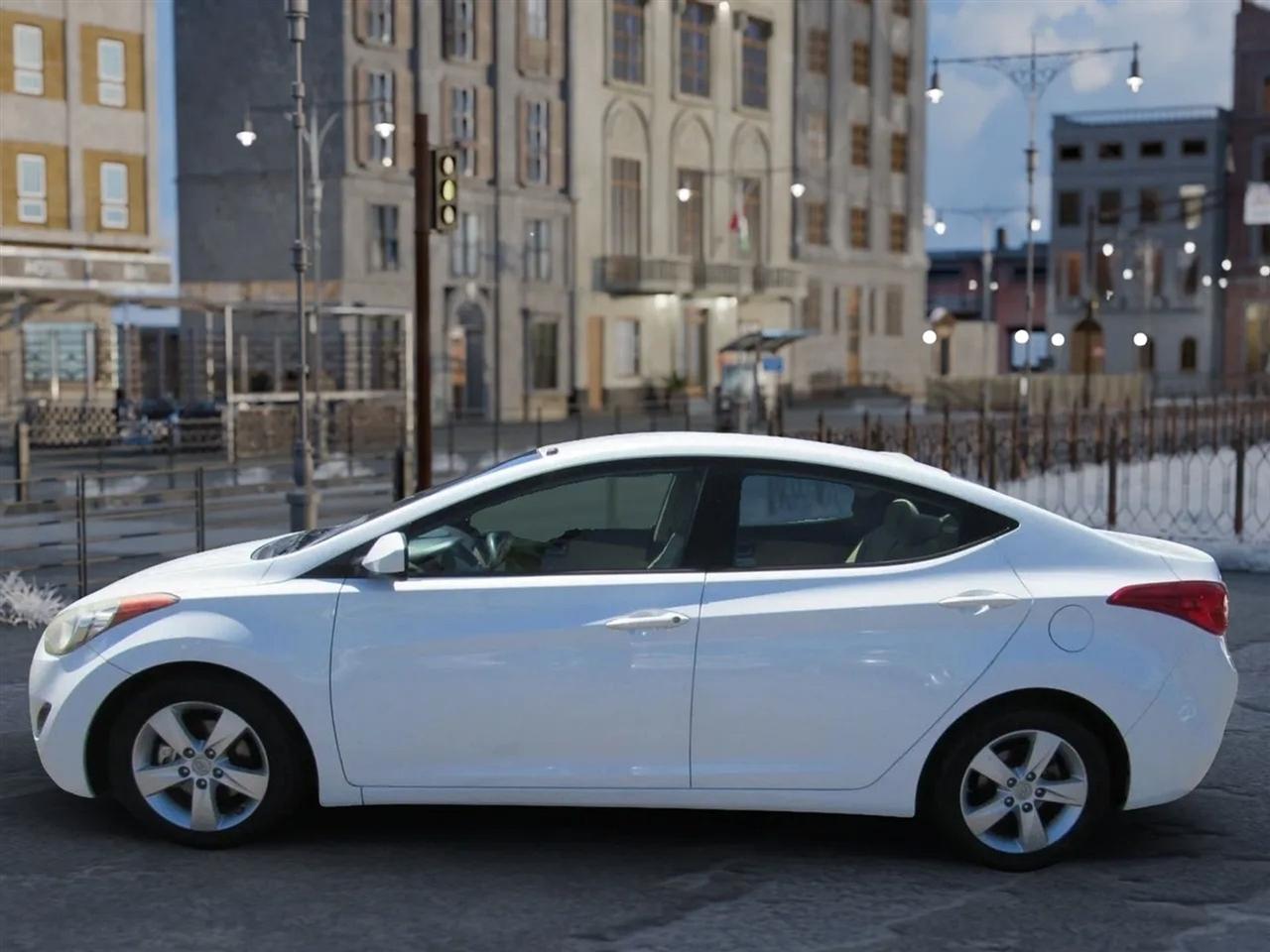 Hyundai Elantra  2013