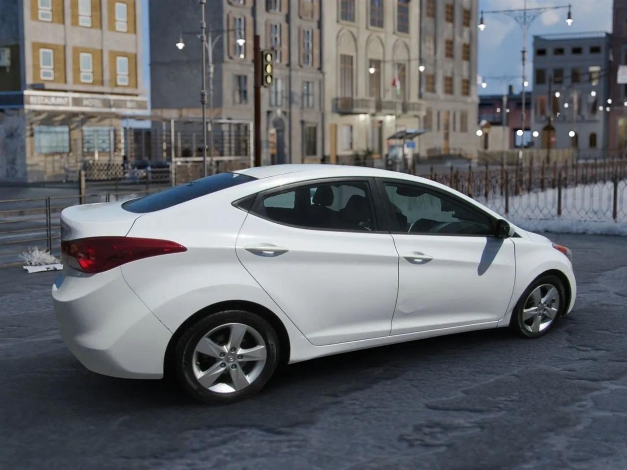 Hyundai Elantra  2013