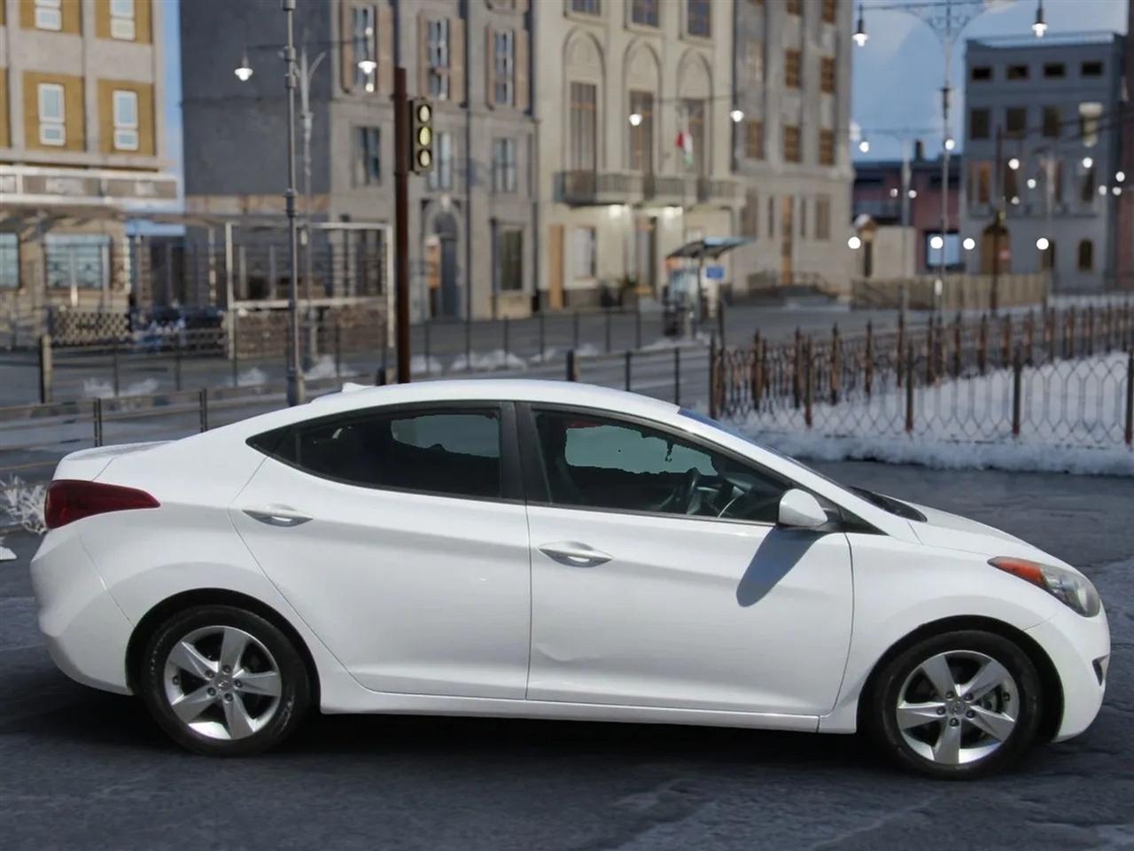 Hyundai Elantra  2013