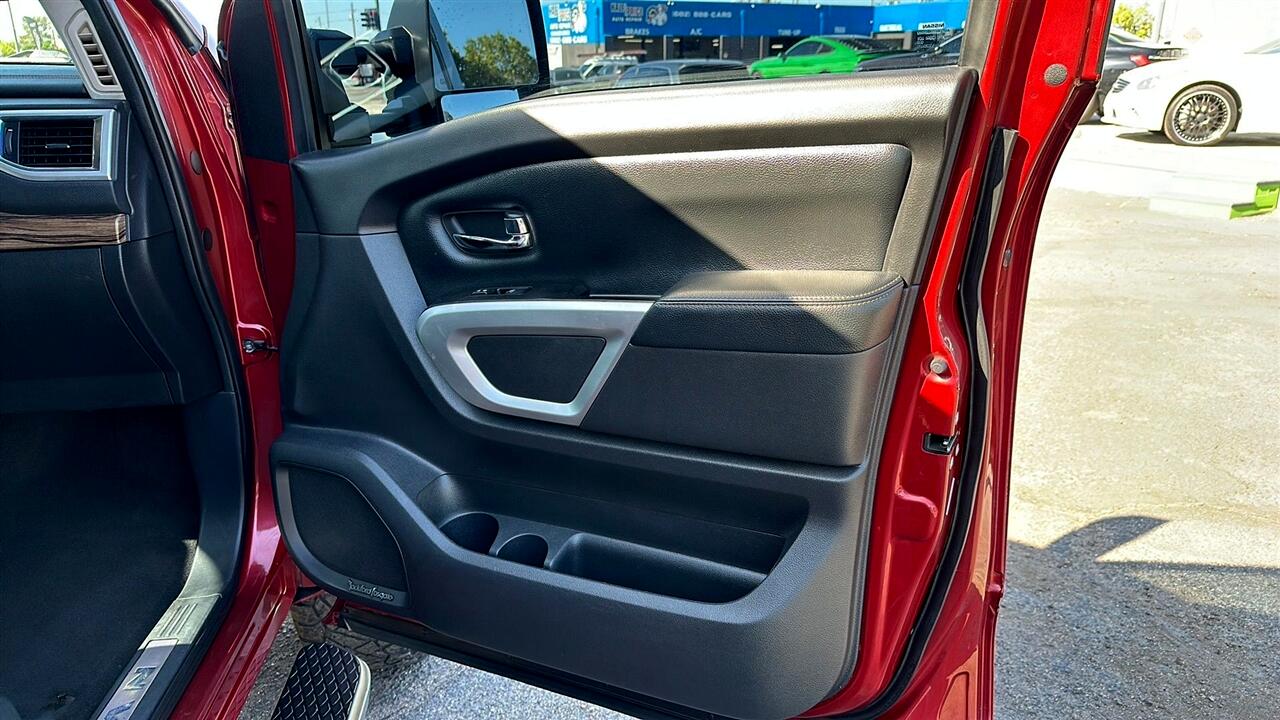 Nissan Titan XD  2018 Nissan Titan XD  2018