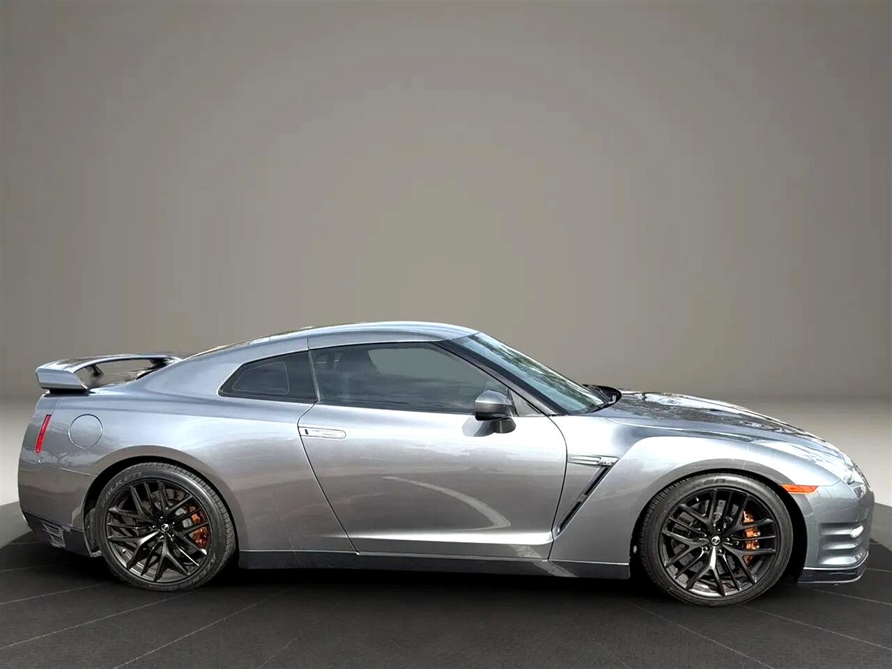 Nissan GT-R  2012 Nissan GT-R  2012