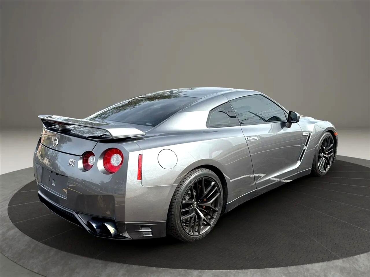 Nissan GT-R  2012 Nissan GT-R  2012