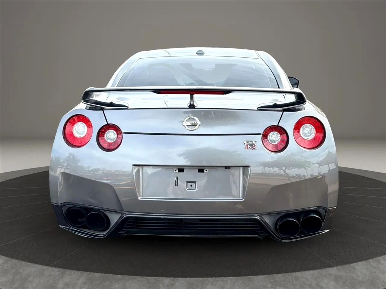 Nissan GT-R  2012 Nissan GT-R  2012