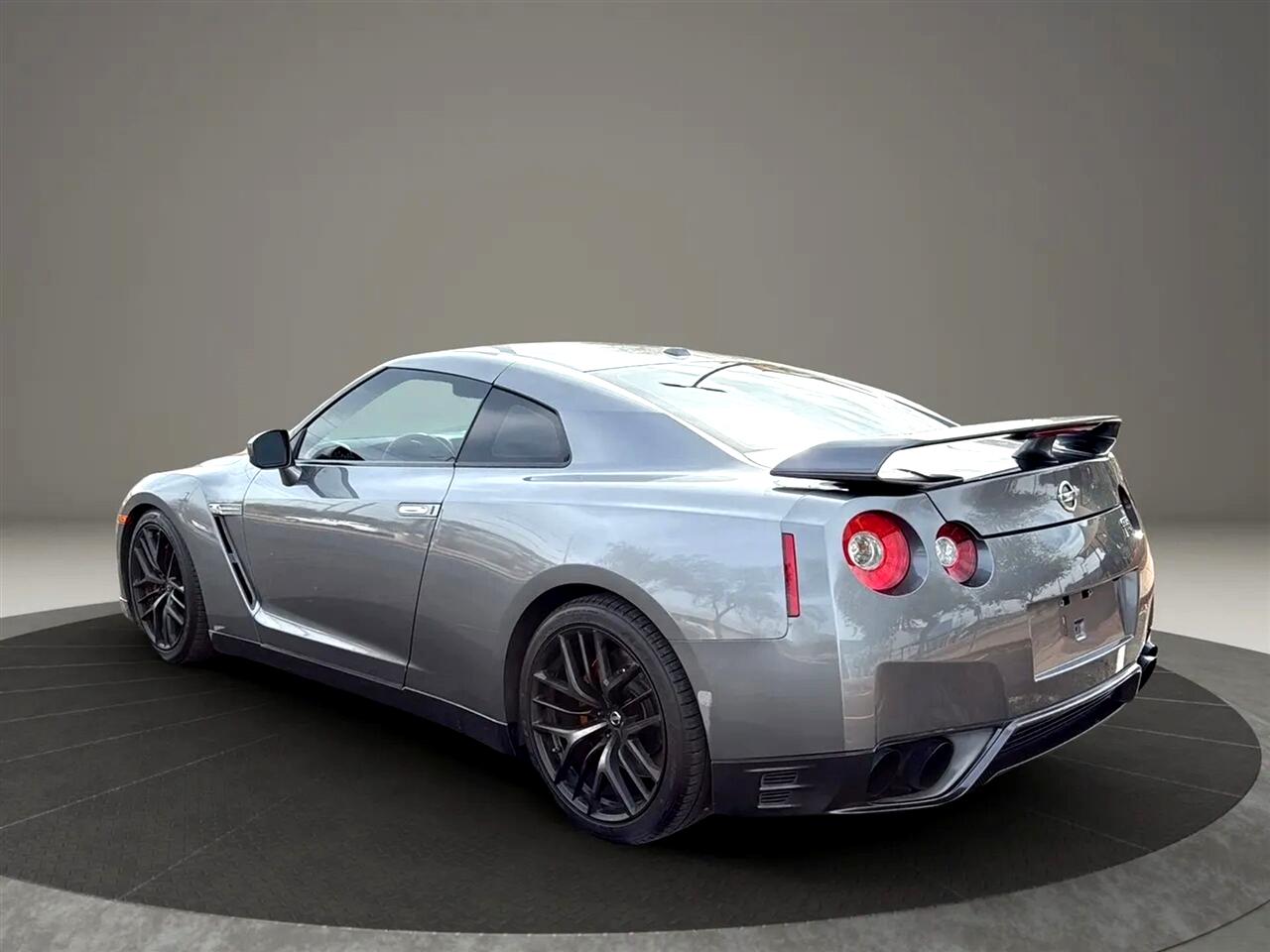Nissan GT-R  2012 Nissan GT-R  2012