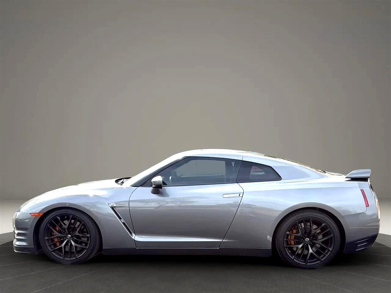 Nissan GT-R  2012 Nissan GT-R  2012