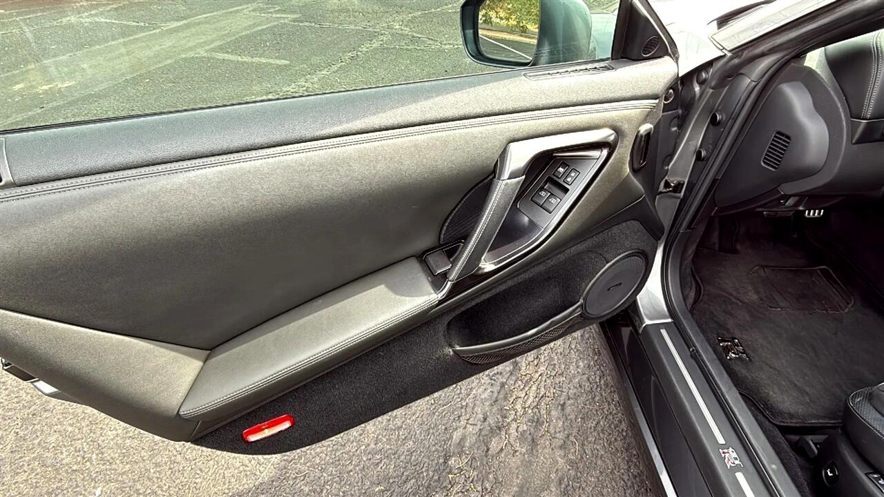 Nissan GT-R  2012 Nissan GT-R  2012