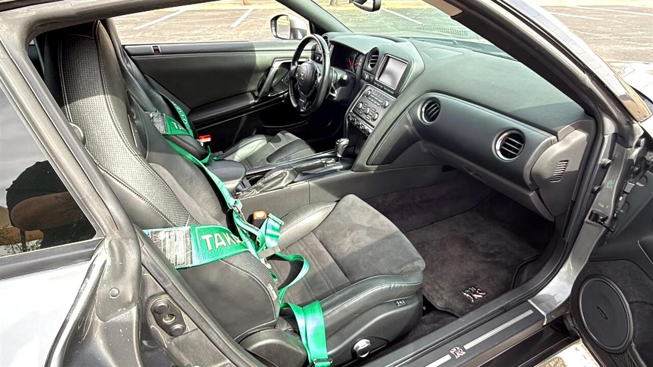 Nissan GT-R  2012 Nissan GT-R  2012