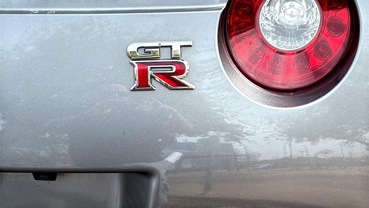 Nissan GT-R  2012 Nissan GT-R  2012