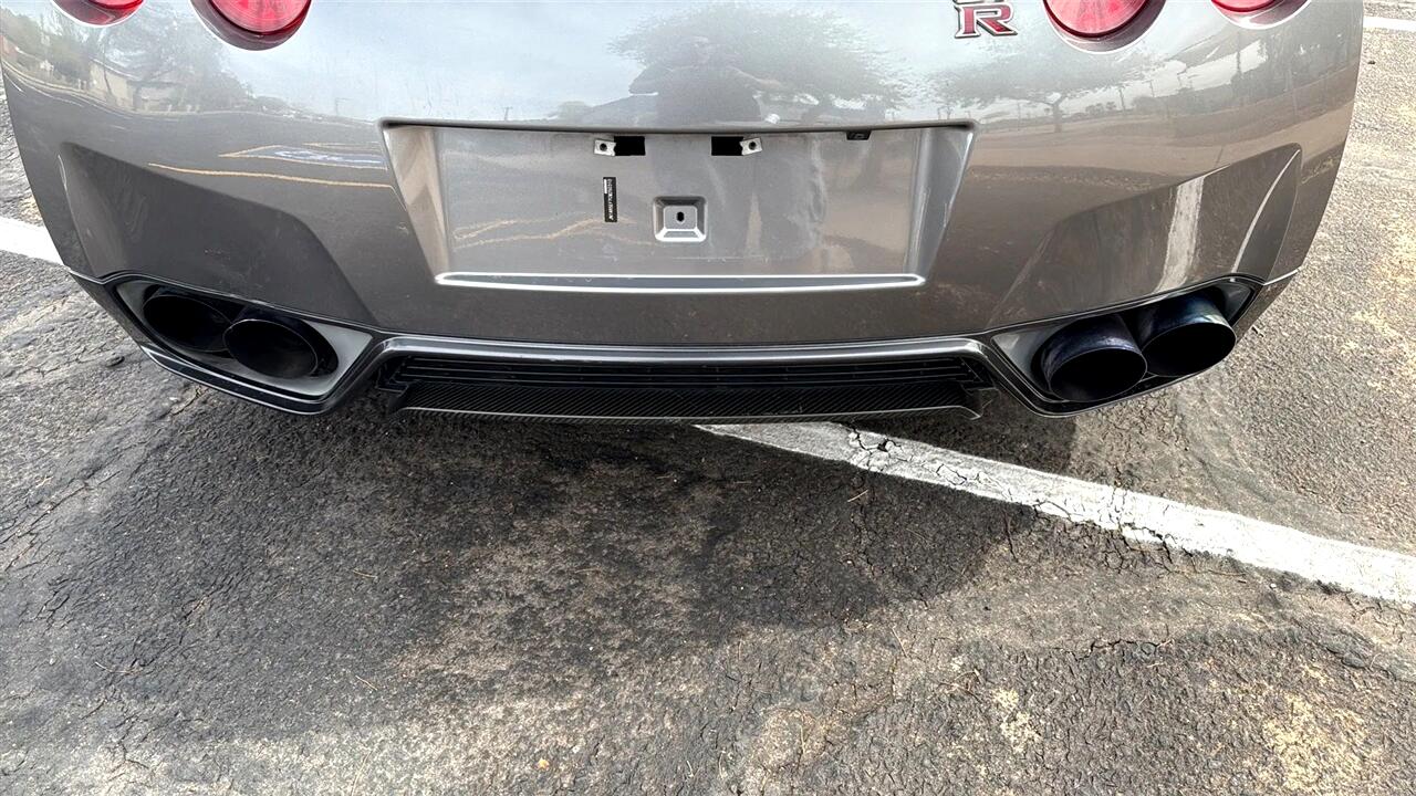 Nissan GT-R  2012 Nissan GT-R  2012