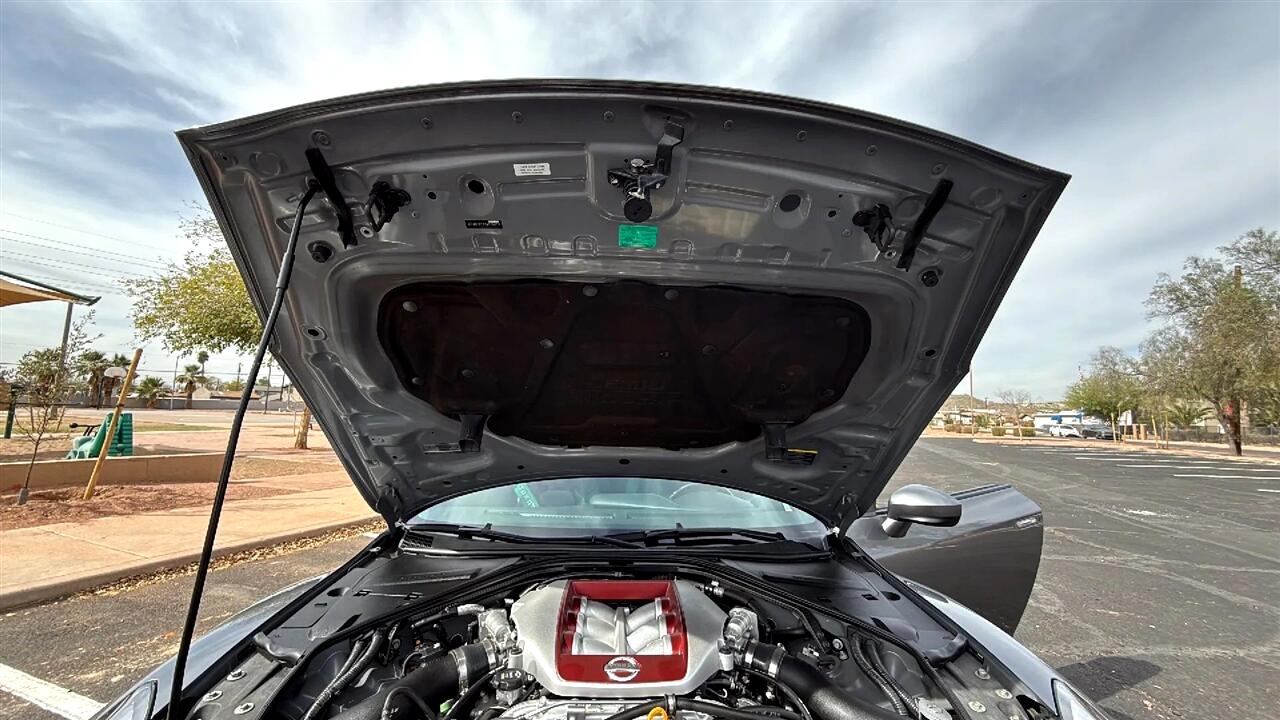 Nissan GT-R  2012 Nissan GT-R  2012