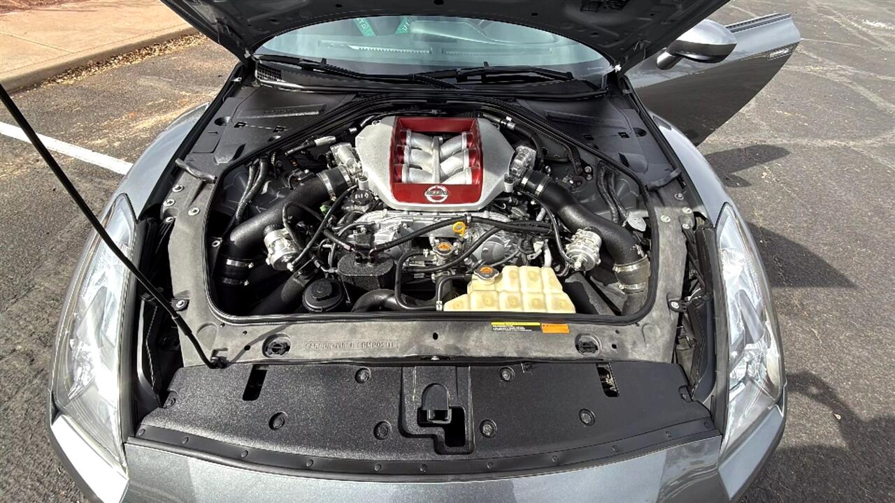 Nissan GT-R  2012 Nissan GT-R  2012