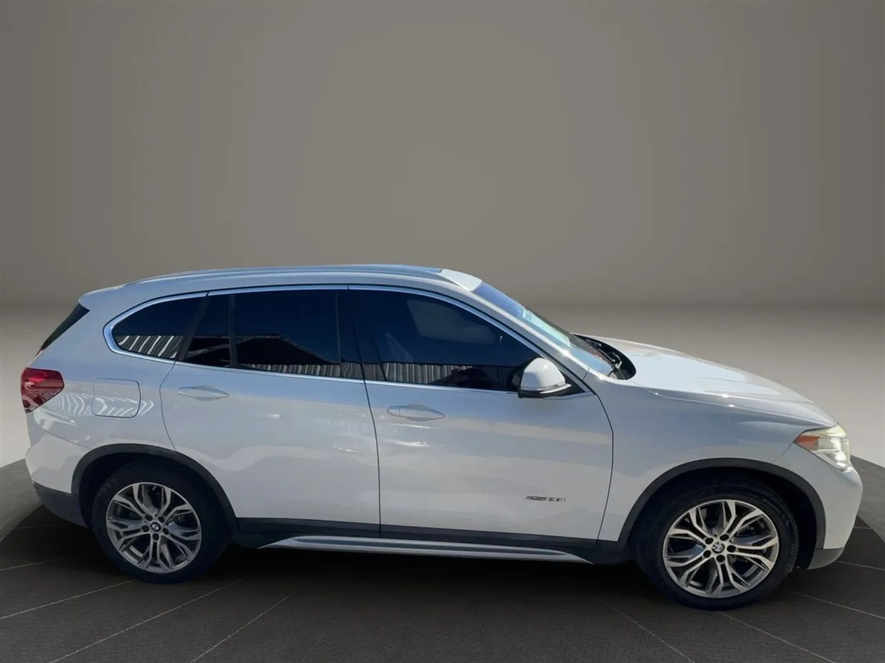 BMW X1  2016 BMW X1  2016