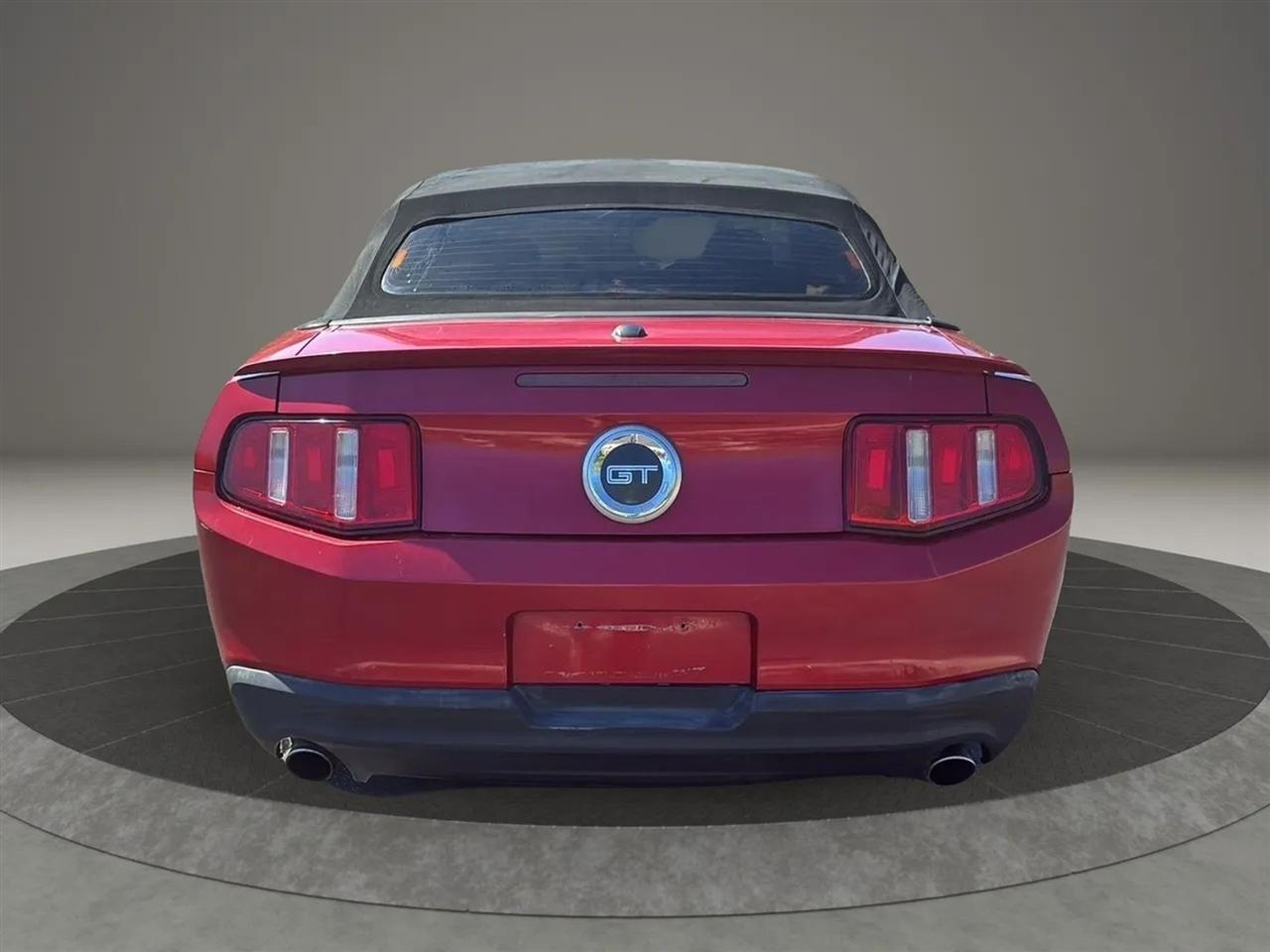 Ford Mustang  2010