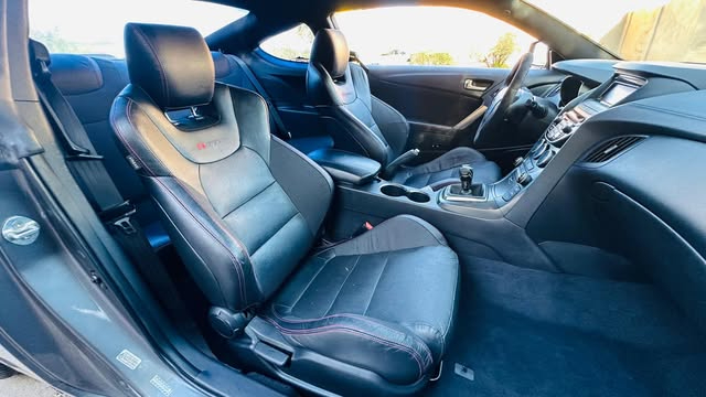 Hyundai Genesis Coupe 3.8 R-Spec Manual 2015