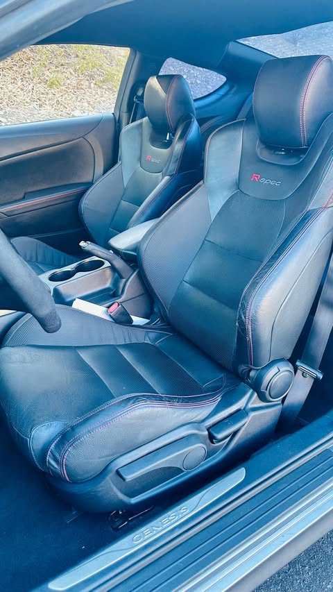 Hyundai Genesis Coupe 3.8 R-Spec Manual 2015