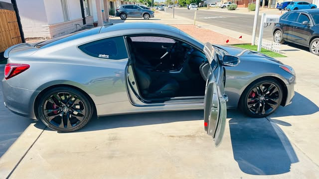 Hyundai Genesis Coupe 3.8 R-Spec Manual 2015