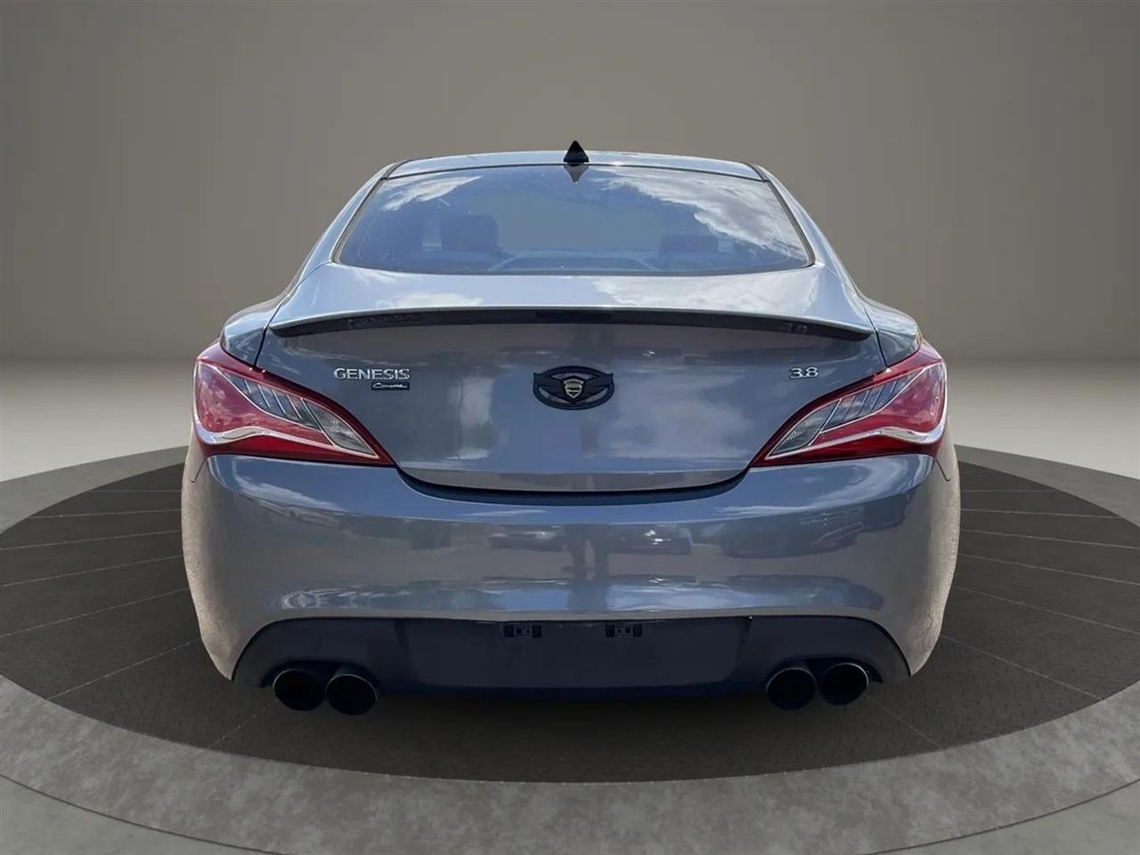Hyundai Genesis Coupe 3.8 R-Spec Manual 2015