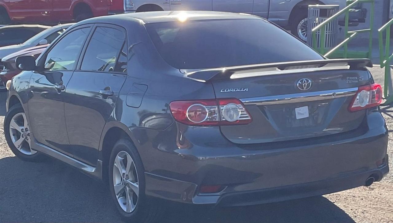 Toyota Corolla  2011