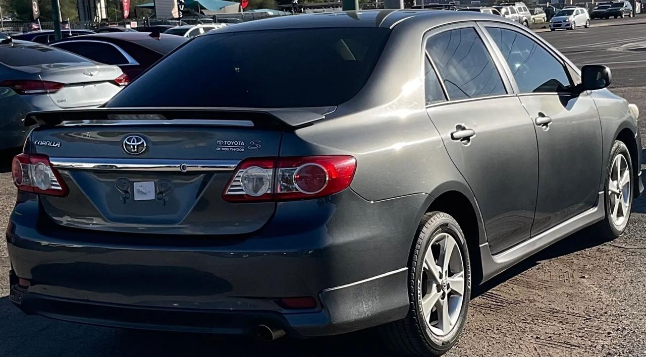 Toyota Corolla  2011