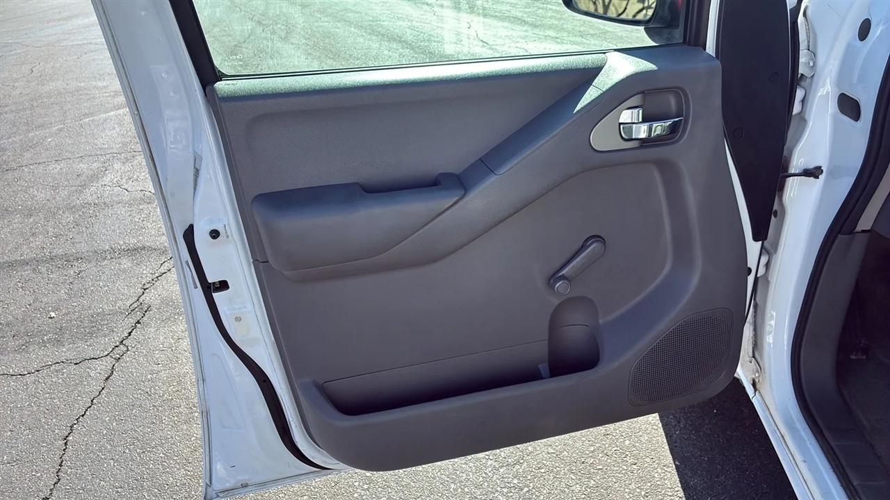 Nissan Frontier  2011