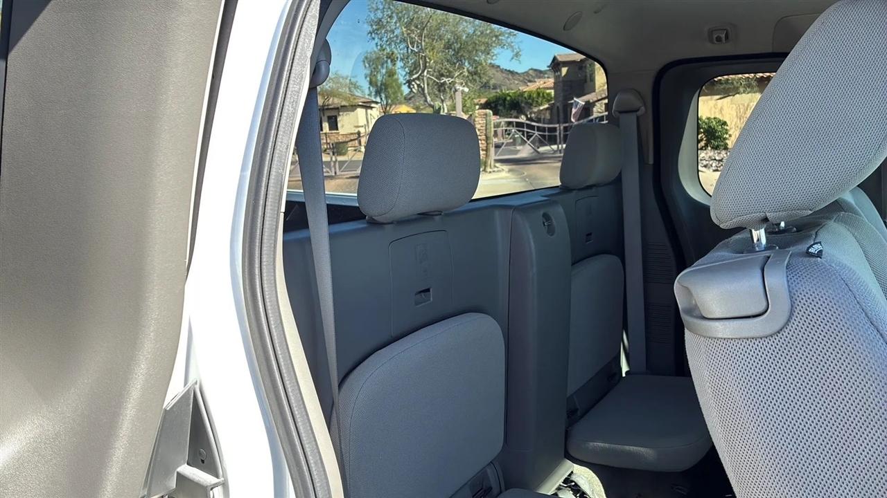 Nissan Frontier  2011