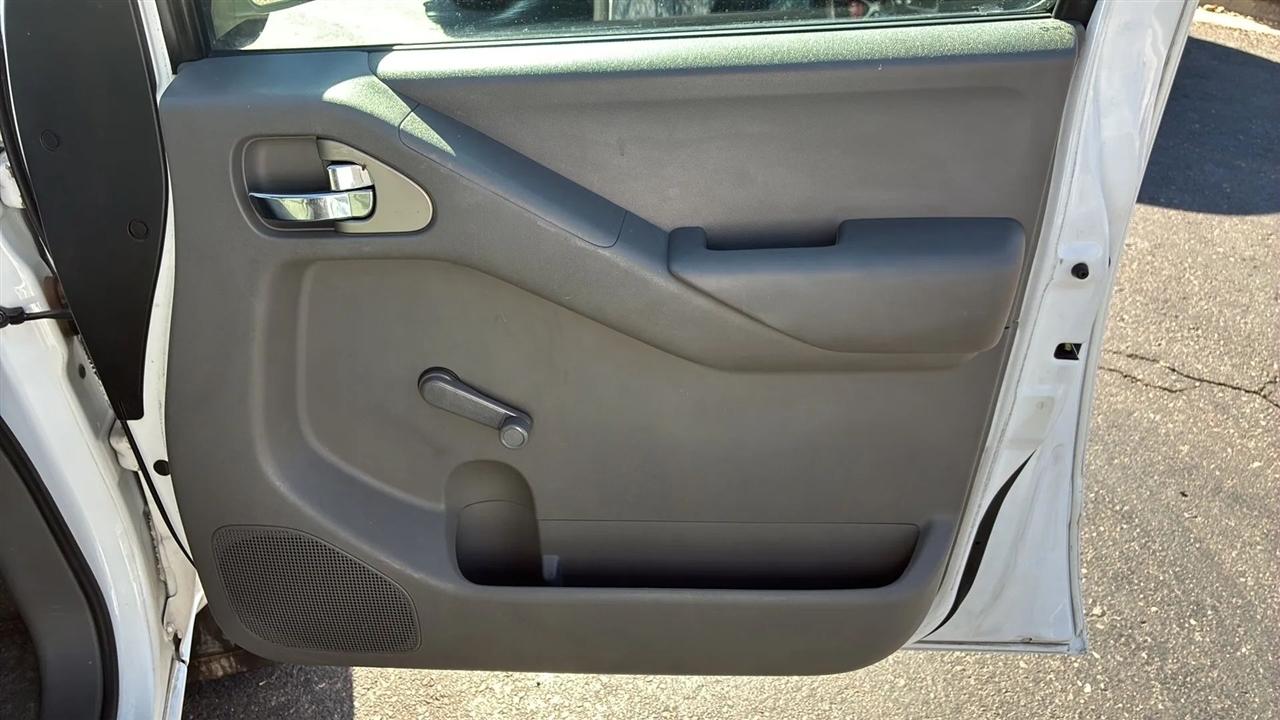 Nissan Frontier  2011