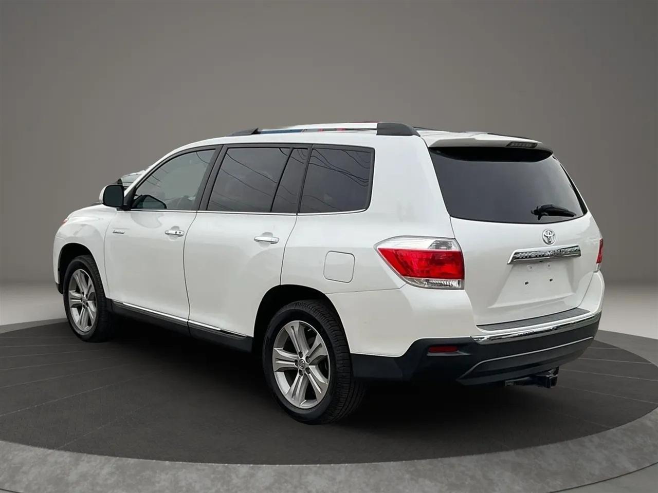 Toyota Highlander  2013