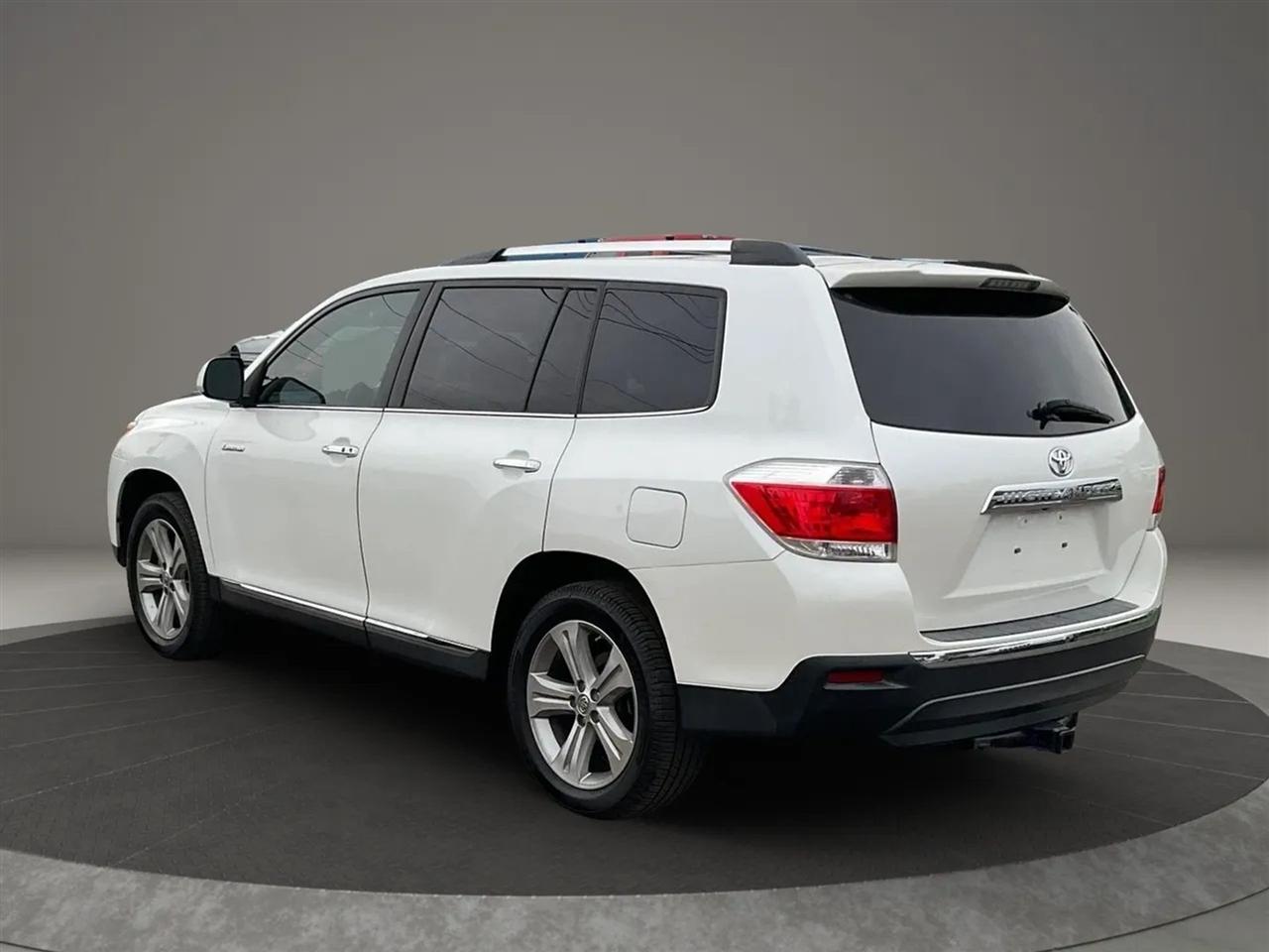 Toyota Highlander  2013