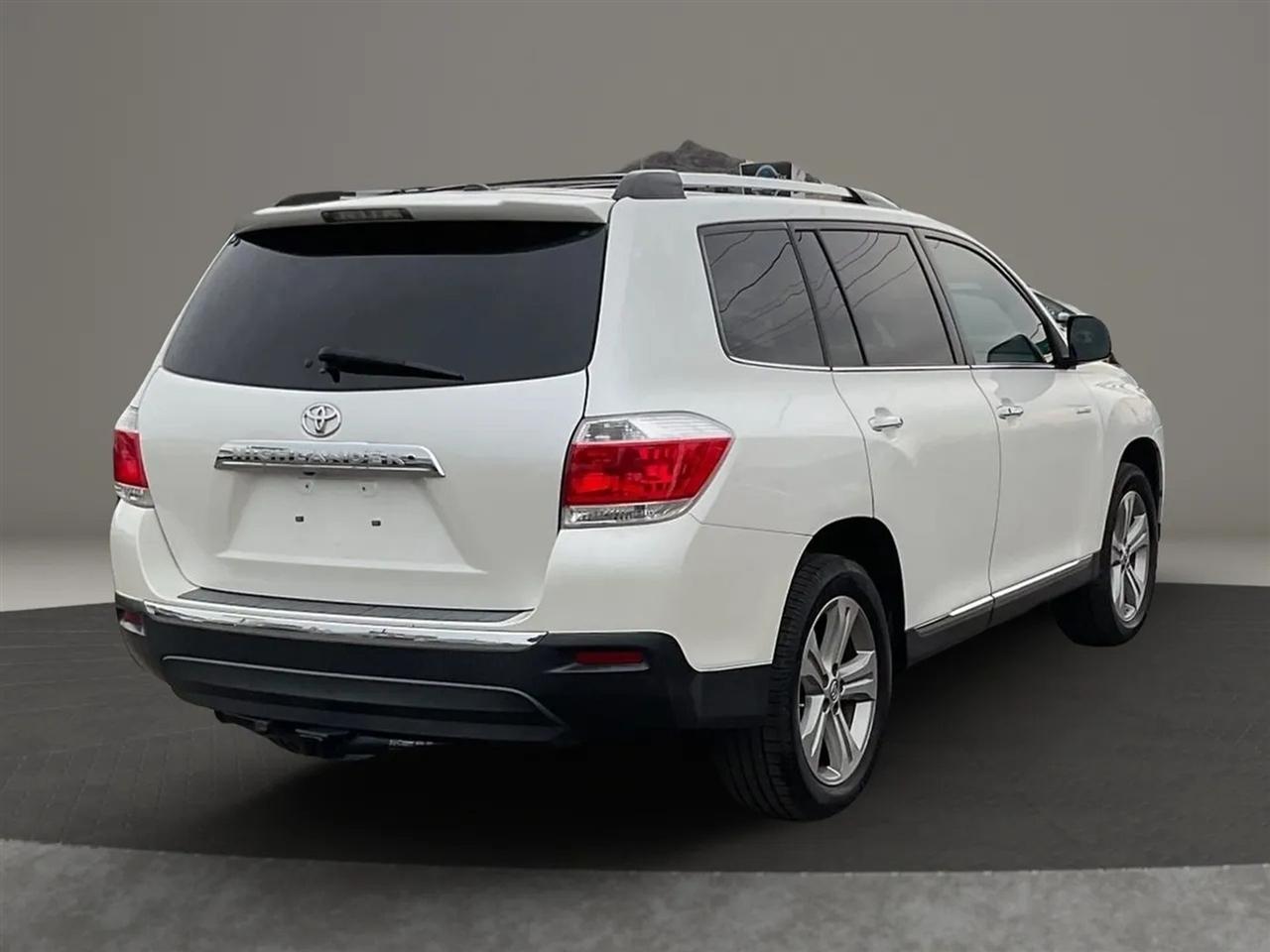 Toyota Highlander  2013