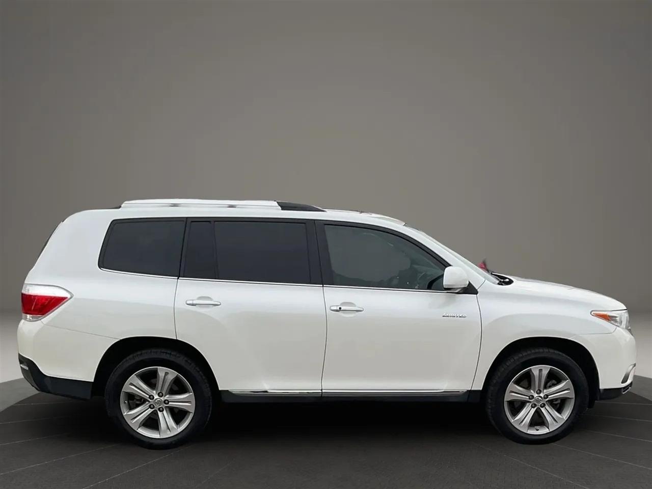 Toyota Highlander  2013
