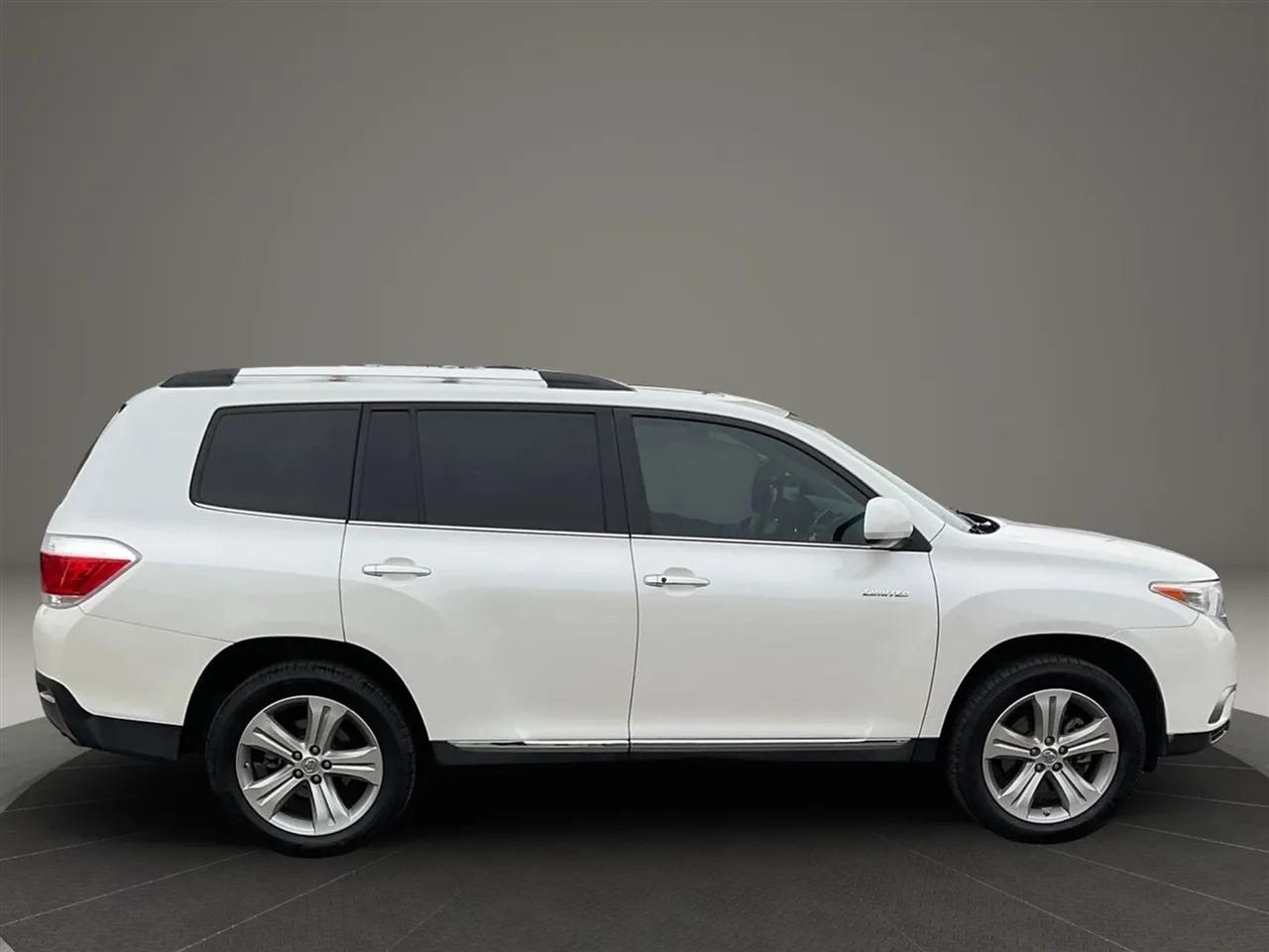 Toyota Highlander  2013
